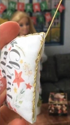 Make Mini Pillows for Christmas with me!