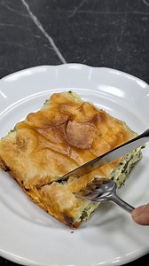 Slagana zeljanica od gotovih kora i bogatog nadjeva! Cijeli recept pronađite na našem YouTube kanalu SOS Kuhinja/Kitchen! | SOS Kuhinja/Kitchen
