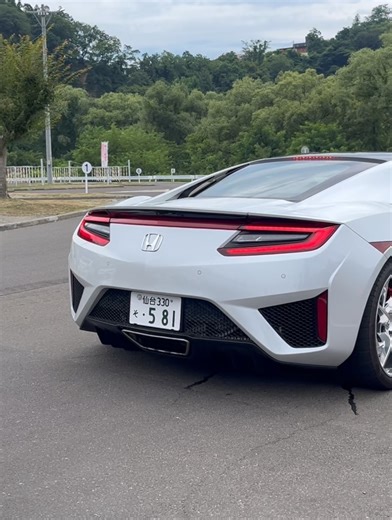 花壇自動車大学校【公式】 on Instagram: "\✨9/6(土) 体験型授業&見学会✨/ 高校3年生の方をはじめ、皆さんに続々とご予約いただいてます🙌 当日は… 🚗💨 花壇のスーパーカー同乗体験 🎨 塗装体験 👨‍🔧 在校生と話しながらリアルな実習授業体験 🚌 各地から無料送迎バスも運行予定！ ご参加お待ちしています😊✨ ※写真はイメージです ※内容は変更となる場合があります #花壇自動車大学校 #見学会 #🚗 #🏍 #🎨 #車 #バイク #板金塗装 #gtr35 #nsx #458 #brz #aria #ev #くるますきなひととつながりたい #バイクすきな人と繋がりたい #写真部 #ファインダー越しの私の世界"