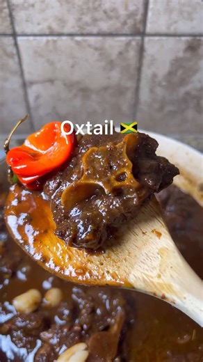 London Cookss 🇯🇲 | POV: You’re in charge of the Oxtail for Thanksgiving this year 😉. 🟠 Search “Londoncookss Oxtail” on YouTube for a set Tutorial on this.... | Instagram
