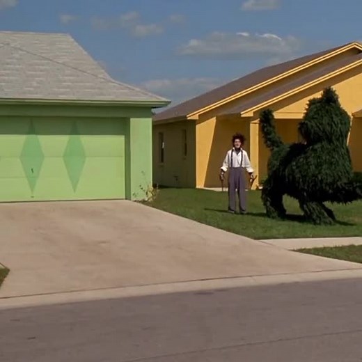 Exploring Artistic Themes in Edward Scissorhands Scenes