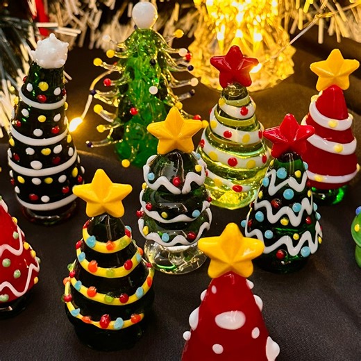 Handmade Glass Christmas Tree Statue, Festive Christmas Tree, Christmas Sculpture Decoration, Christmas Gifts, Green Glass Tree Decoration - Etsy