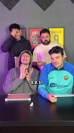 Qual o impostor? 👀 #BateNoPeito #TikTokEsportes #futebol #torcidabrasil #climadejogo