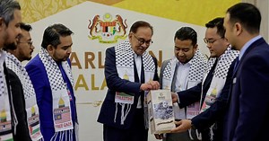 Anwar reiterates Malaysia's commitment to stand in solidarity with Palestinians | New Straits Times