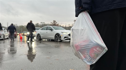 City of Elizabethtown holds food drives during government shutdown