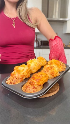Minoo Mahdavian 🍋 on Instagram: "SHARE this with a jar owner! If you’ve got just one jar and 5 simple ingredients, you can make these naturally gluten free Brazilian cheese breads 🤤 These cheesy, chewy breads are perfect for a beginner, and go so well with soups. COMMENT below for the free printable recipe card and FOLLOW @minoomakesstuff for episode 5 of one jar wonders! Here’s what you need to make this Brazilian cheese bread👇🏻 2/3 cup milk 1/3 cup olive oil 1 egg 1 1/4 cups tapioca flour/