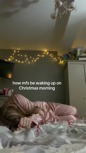Christmas Morning Reactions: How We Wake Up Festively