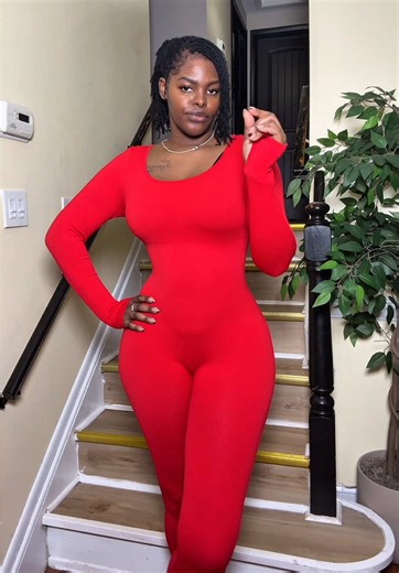 Stretch, sweat, repeat—this jumpsuit moves exactly how you do 💪✨ #YogaJumpsuit #WorkoutWear #AthleisureStyle #FitnessFashion #ActivewearEssentials