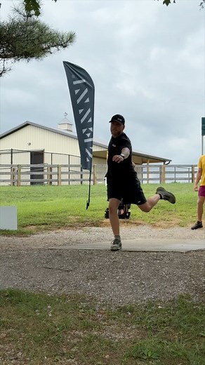 Dgpt match play champion Ezra Robinson during a practice round at Idlewild | Anthem Disc Golf