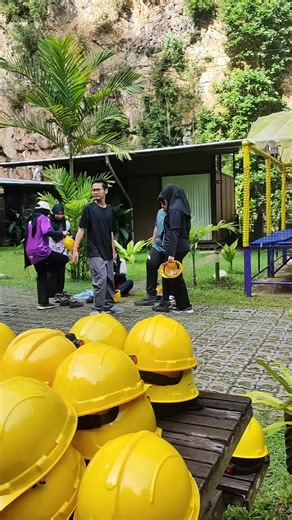 Ipoh Wet Caving 6 Miles Tunnel Cave @Xscape Tambun . Thanx for having our certified Geoguide service #ventrex