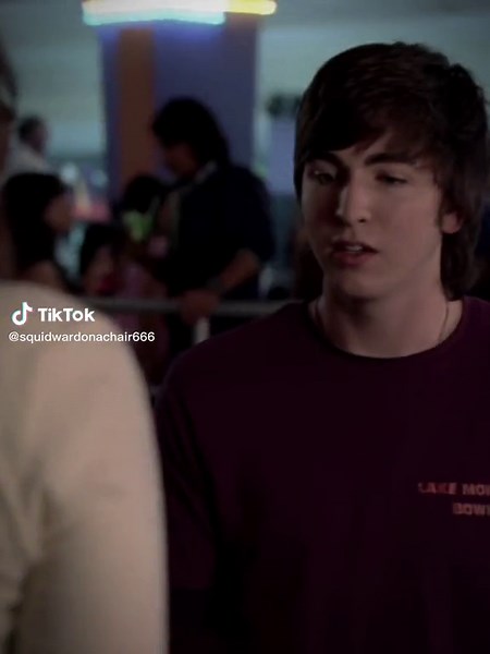 Nicholas Braun: The Tall Guy We Loved from Childhood Movies