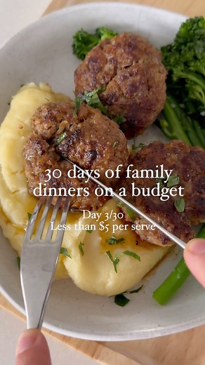 Beef Rissoles @simple.home.edit This is 30 days of family dinners on a budget and today I’m sharing with you a family favourite. These are Beef Rissoles, which are kind of like slightly flattened meatballs made with the simplest ingredients yet packed with so much flavour. These are no ordinary rissoles. I love making a big batch of these to freeze so that I can whip them out when my energy levels are low and I don’t feel like cooking. They go with just about anything. They reheat well so there 