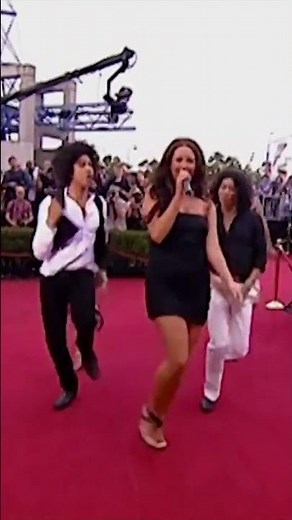ARIA Awards Archive - Ricki Lee 2007 Red Carpet Performance