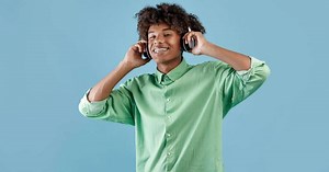 Veja como utilizar os fones corretamente para proteger a audição