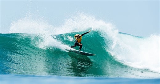 18-year-old US surfer Caitlin Simmers makes history becoming surfing’s youngest female world champion