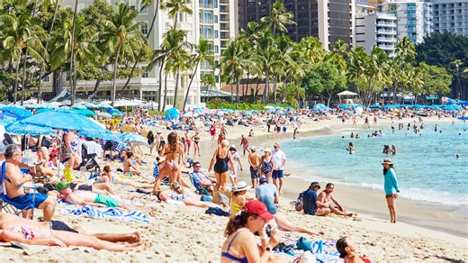 Canada issues evacuation warning for top US spring break destination facing hundreds of flight disruptions