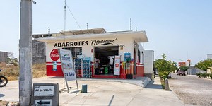 ¿Cómo surtir tu tiendita de productos de Coca-Cola, Nestlé y Bimbo… y más?