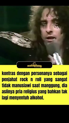 mahaplung on Instagram: ". . Sebelum menjadi ikon shock rock, Vincent Damon Furnier alias Alice Cooper, tumbuh dalam lingkungan yang sangat religius. Ayahnya adalah seorang pendeta, sementara kakeknya merupakan Misionaris. Istrinya yang bernama Sheryl Goddard, juga berasal dari latar belakang serupa, yakni putri seorang pendeta. Namun seperti kebanyakan bintang rock, Vincent Furnier juga terjerumus dalam dunia kecanduan. Hingga tibalah kecanduan itu mencapai titik yang mengerikan: pada usia 33 t