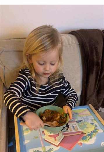 Versatile Bluey Lap Tray for Family Dining