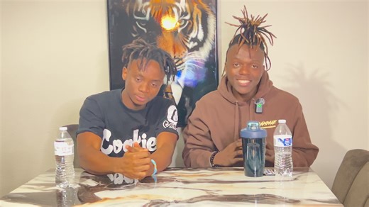 Usi text wengine wanaume Kama uko kwenye mausiano (@Estache King ) Don’t feel comfortable texting with other guy when you’re in a relationship 😓