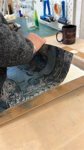 Rosanna Reade on Instagram: "Preparing my setup for a new reduction print! Steps/tools shown: 1. Tearing my old Lino off the board from the last reduction print. It can’t be used again as it’s only the black layer. 2. Ply board and glue - to help get my registration as crisp as possible, I glue mine to a ply board that I also attach my pins to. Mine is 4mm thick. 3. Stain for the lino, I use acrylic ink but acrylic paint watered down works too I believe? 4. Sandpaper to remove surface blemishes 