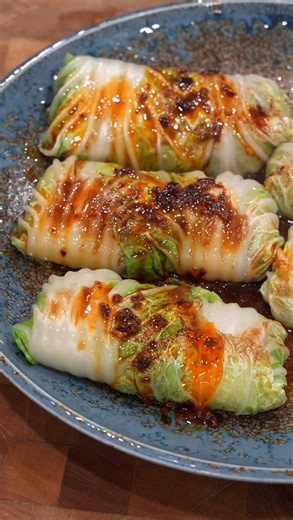 Leah Cohen 🇺🇸🇵🇭 on Instagram: "One of the hardest things for me as a chef is trying to eat healthy. I’m not saying that healthy food can’t be delicious but I think my version of healthy eating is not necessarily healthy 🤔Anyways these stuff cabbage rolls are something I make when try to eat healthy but then I eat this with a big bowl of rice so then is it actually healthy? 1C diced shiitake mushrooms 1/4C small dice onions 1/4C small dice carrots 2Tbs minced garlic 8oz ground meat (I used p