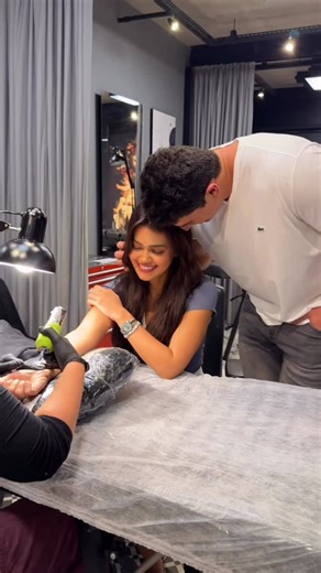 Franciny Ehlke Maleh on Instagram: "2025 foi um ano e tanto 😍 o que vocês esperam que aconteça em 2026 por aqui? 🥰 quero ver quem vai acertar!!! Amo vocês e gratidão por esse ano lindo e mágico ❤️"