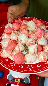 Let’s make Christmas meringue cookies 🎄💗 #meringuekisses #CookAndCreate #recipe #foryou #meringue | Madushika Perera
