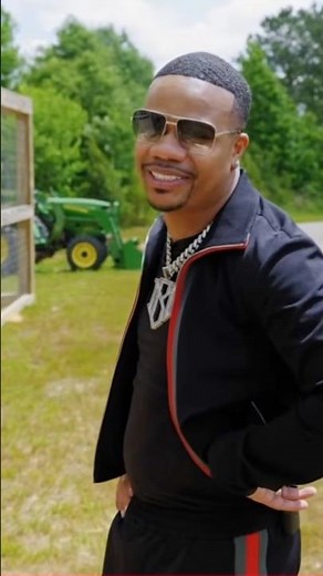 Mojo Brookzz joined Matt Mathews at the Farm/ Farm chores. #farmchores #mattMathews #mojoBrookz
