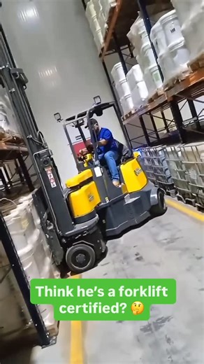 Forknlift on Instagram: "Think he’s a forklift certified? 🤔 (🎥: @trrudin2025) #failarmy #smoothoperator #truckfails #forklift #trucklife #warehouseworker #forkliftfails"