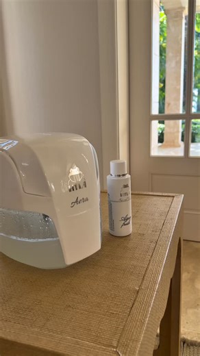 Everyday Luxury ✨ The AERA II Water Air Freshener instantly elevates any space in your home, from bedrooms to living areas and baths. Add your favorite HYLA fragrances or essential oils and let a natural aroma fill the room. As night falls, switch on the integrated LED for a soft ambient glow, while the calming sound of water creates a relaxing atmosphere. Effortlessly control settings right from your phone via Bluetooth on the HYLA app, customizing fragrance, light, and mood to suit every momen