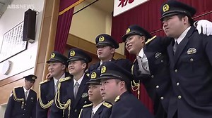 「強さと優しさを兼ね備えた警察官に」県警察学校で卒業式　使命感を胸に配属先へ　秋田県（2025年1月31日掲載）｜ABS NEWS NNN