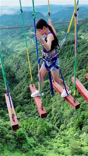 Overwhelming fear of heights locked my feet to the jumping platform：Asmr Bungee Jumping