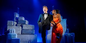 Rialto Chatter: TWO STRANGERS (CARRY A CAKE ACROSS NEW YORK) Eyes New York Run