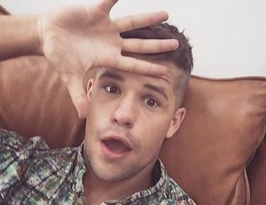Charlie Carver, uno de los gemelos de 'Mujeres desesperadas', sale del armario