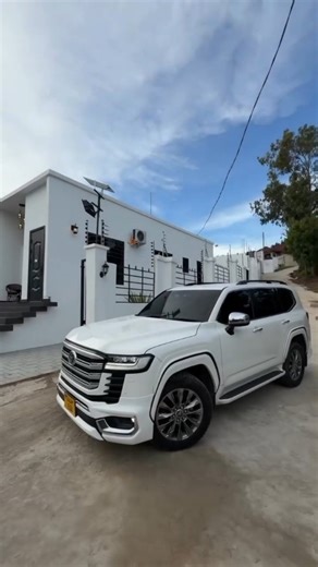 INTERIOR & EXTERIOR DESIGN , HOUSE FINISHING , KITCHEN CABINET on Instagram: "NICE VILLA FROM @naya_villa_ BOSS UMETISHA SANA. KARIBU 📞☎️ 0759-495064 @interiordesign_tanzania TUNAJIHUSISHA NA FINISHING ZA NYUMBA AINA ZOTE #2026 FUTURE HUDUMA ZETU NI ✈️👇 OFFICE PARTION AND SPACE CONSULTANT 🪖Kitchen Cabinets & Wardrobe 🔥TV UNIT AND INSTALLATION 🪭MAKABATI YA NGUO 🔥 Interior and Exterior Design ✔️Mordern House Painting 🖼 ✔️SPC FLOORING 🛠 (MKEKA WA MBAO) 🏠#Moulding Design and Installation 🏠