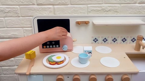 Bagel & Toast Pop-Up Toaster – 18-Piece Wooden Breakfast Playset, Montessori Kitchen Toy Includes Bagels, Bread, Bacon, Veggies & Milk for Kids Ages 3+