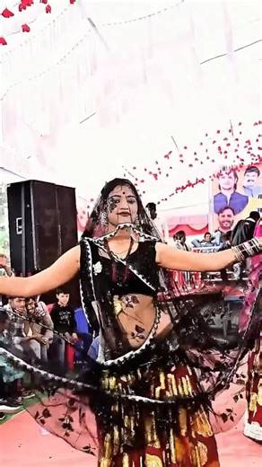 PS Shipra Bundeli on Instagram: "@ps_shipra_bundeli new bundeli rai dance video 📸#dance #bundelirai #deshidance #vairalreels____instavideo❤️ #fbreels"