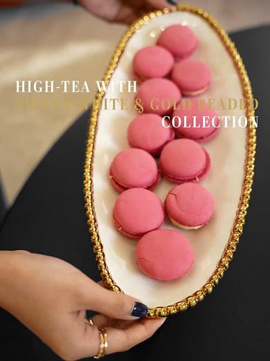 Indulge in a high-tea with your loved ones, accompanied by treasured serveware from Beth & Lily Decor – all you need! 🔗Shop the serveware and more from the link in bio. تلذذي بتجربة شاي مميزة مع أحبّائك، تقدّمينها في أواني المائدة الفاخرة من علامة Beth & Lily Decor! 🔗تسوّقي مجموعة أواني المائدة وغيرها عبر الرابط في البايو. #designinspiration #decorlovers #homedecorinspo #luxuryinteriors #interiordetails #homedecorlove