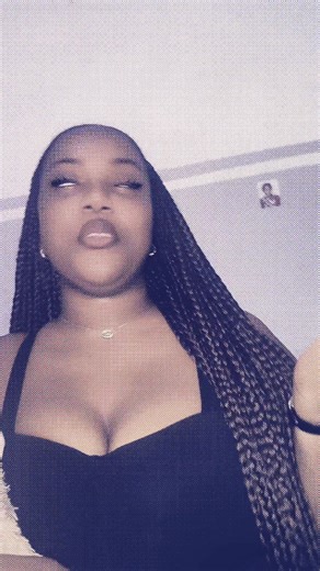 Coucou mes stars🫣🤭après « Pile à l’heure »⏰, je viens vous présenter mon nouveau projet intitulé « MILLIONS »💸💵💸…..vous êtes sûr d’écouter ce song et ne pas danser??😏nahhhhhhhhh arrêtez moi sa😂😂🤣dansons ensemble🍺🍺🍺⏰