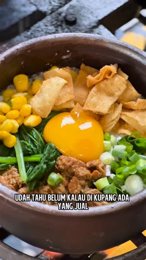 Kupang Culinary on Instagram: "Pertama kali cobain Bubur Bakar di Kupang . Buka Senin-Jumat dari jam 6 pagi ! Harga mulai 20ribu. @rasa.seleranusantara 📍: Seberang Sotis Hotel Kupang"