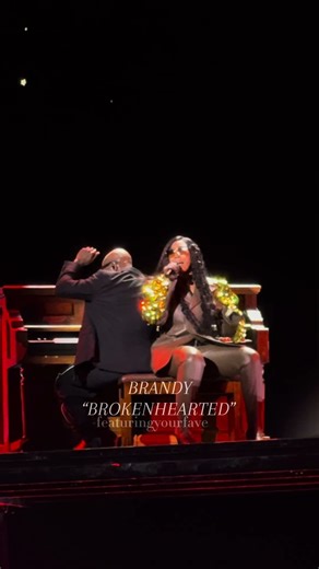 BRANDY SINGS BROKENHEARTED!