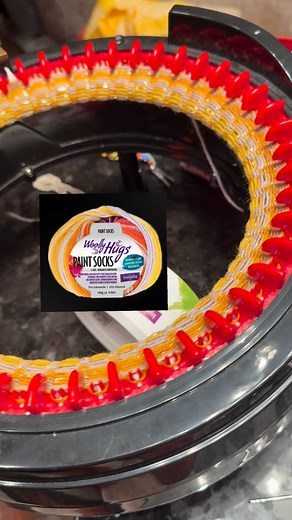 3.7K views · 94 reactions | Kurbeln auf dem Strickschiff mit der addi express kingsize. Wir haben verschiedene Qualitäten ausprobiert und alle haben super funktioniert! #woollyhugs #addiexpresskingsize #yearsocksexpress #bobbelexpress | Veronika Hug | Facebook