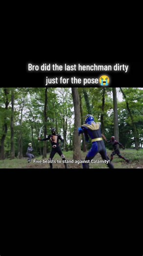 Nah green was cooking with that pose😭 #fypシ゚viral #supersentai #gozyuger #aurafarming #funny