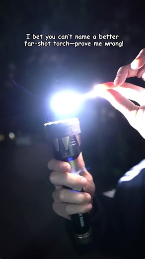 Torch -this high powered LED torch is so sobright! #torch #flashlight#tiktokmademebuyit #dealdrops #spotlight #spotlightproducts #glowuptipsformen #rechargeablelamp