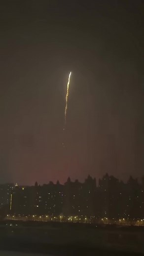 12 inch CHINA display shell (brocade crown effect) #fireworks #fireworksdisplay #fireworkshow #Boom #FourthofJuly #4thofJuly #huge #pyro #pyrography | Pyro Lovers United