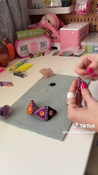 Speedy Beading: Finishing a Kaleidocycle Timelapse