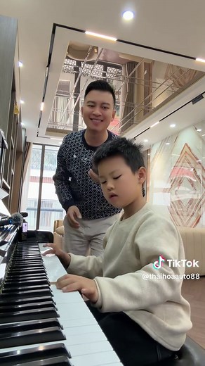 Dạy Con Học Bài: Minh Khôi Tập Đàn Phần 35