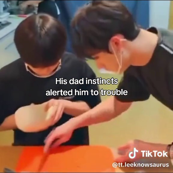 Environment Awareness: A Dad's Instincts | SKZ Stay Bangchan Jeongin