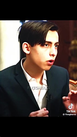 he looked so good in thos interview!